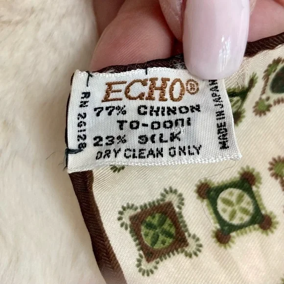 ECHO signed vintage scarf, Chinon/Silk, EUC - Picture 4 of 9